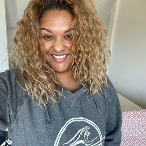 Meet your Posher, Deandra